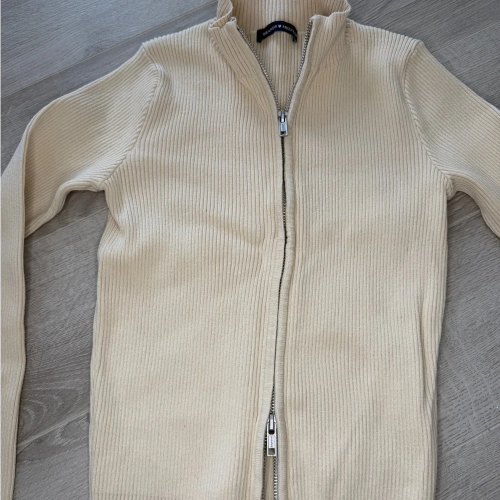Brandy Melville Ribbed Zip Sweater Cream Cropped OS Mock Neck - Picture 4 of 6